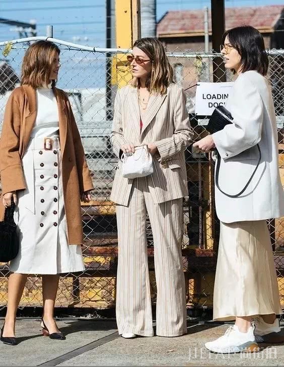 鞠婧祎西装搭配卫衣，时髦到飞起！