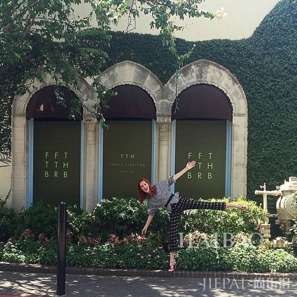 时尚编辑泰勒·托马西 (Taylor Tomasi) 精彩街拍集锦：最会“作妖”的女人，再浮夸的风格也能不抓马！