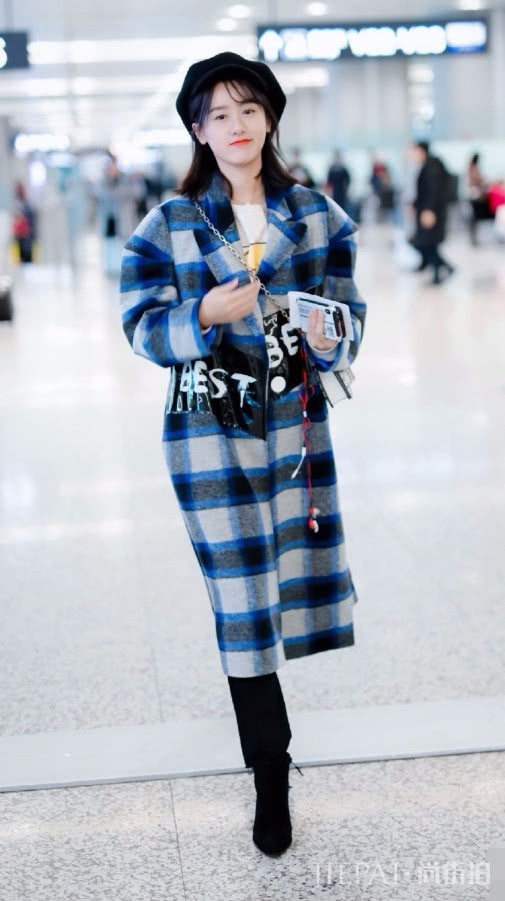 袁冰妍竟用“黑板”做腰带，难怪这么显眼！