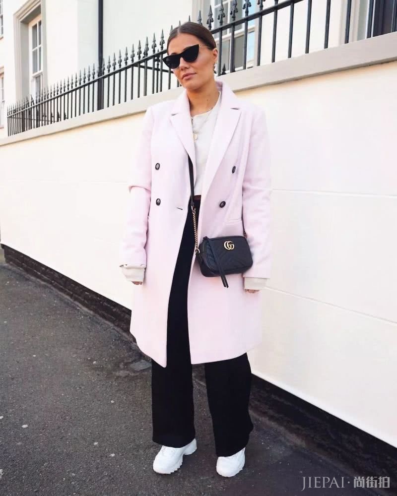 微胖的女生怎么穿衣搭配才能遮肉呢?来看时尚博主真人示范吧!