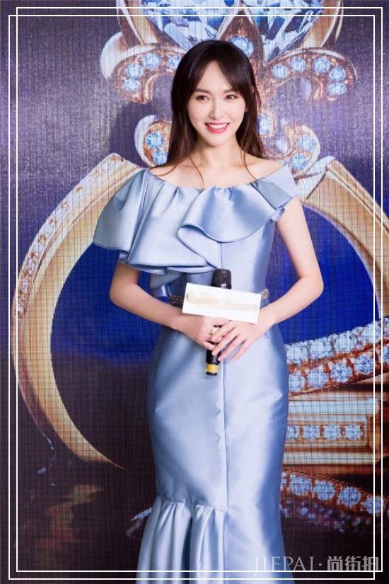 唐嫣婚后真奢侈!4万块大衣配2万块的包