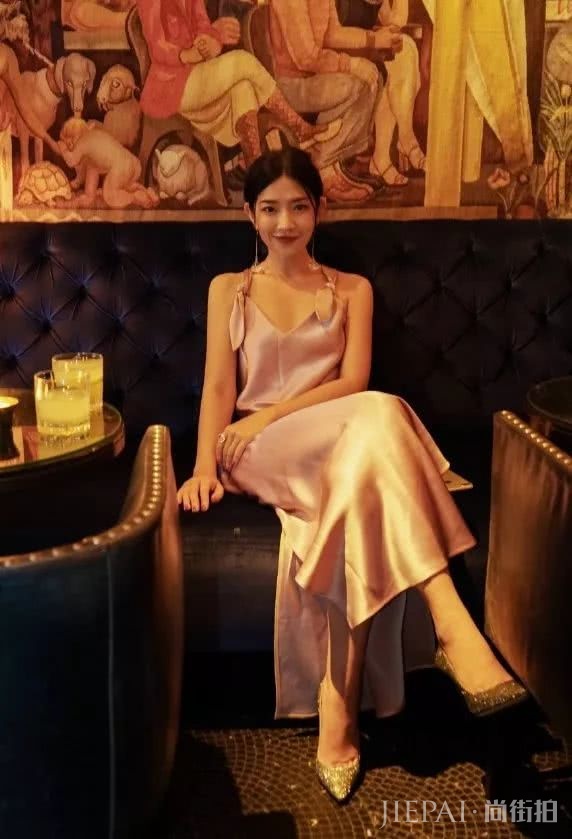 搭讪率100％，4个轻松赢很大的年末穿搭套路