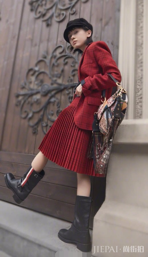 王子文将“4条裙子”叠一起增高,这身材比例真绝!