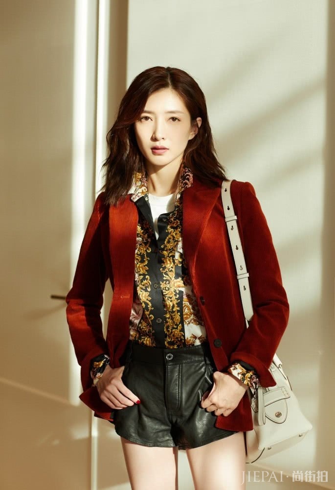 江疏影少女、复古、霸气各种风格轻松切换,真不愧为百变女王