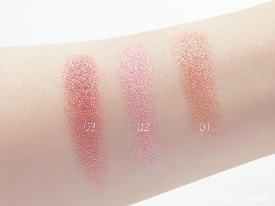 美妆博主疯狂推荐的彩妆,出了圣诞限量款,个个美爆