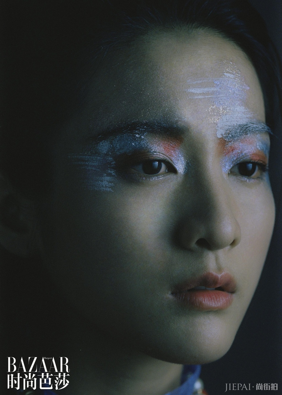 张雪迎珠影星光中彰显复古风情