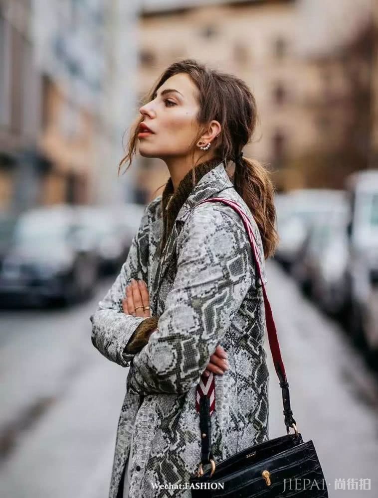 这位时尚博主的高领时髦 懂的人都爱!