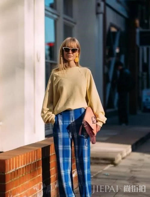 冬季枯燥乏味？干净清新的蓝色单品，穿出高格调