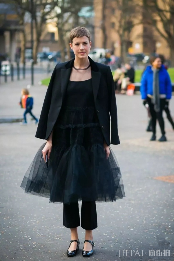 冬天穿裙子太冷？有了这些单品冬天穿裙子美美的