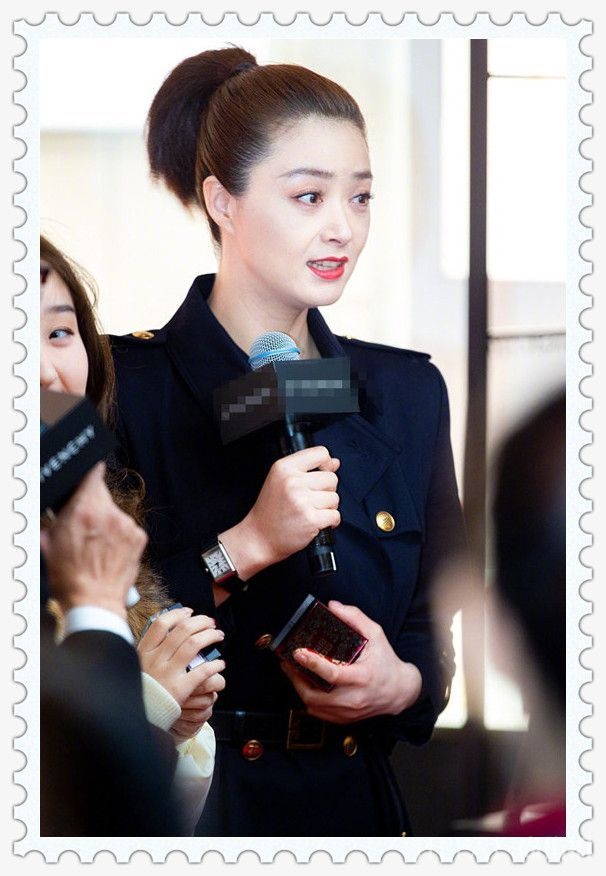 蒋欣拥有一张18岁的脸蛋,可这110斤身材太出戏了