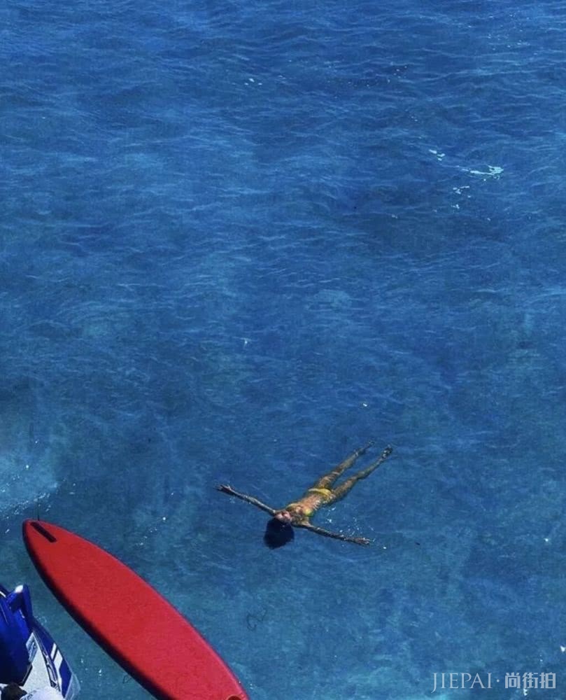 6个最火的拍照姿势，不修图也有大长腿！