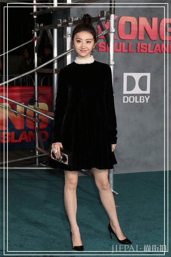 景甜甜美的气息放飞自我，连衣裙现身！