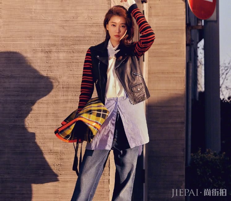 乔欣的袜子真是时尚法宝，显瘦减龄一步到位，再厚一点就好了！