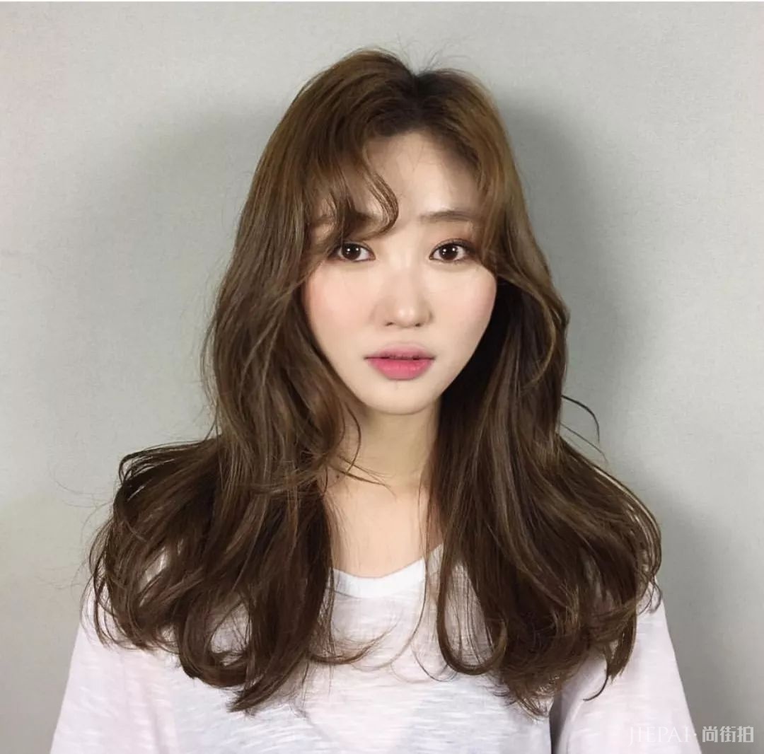 发型欣赏：每位小姐姐都要留个好看的卷发