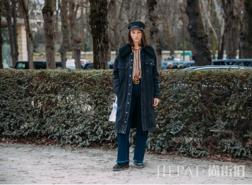 印花衬衫搭配什么外套?混搭优雅都是女人味的诠释