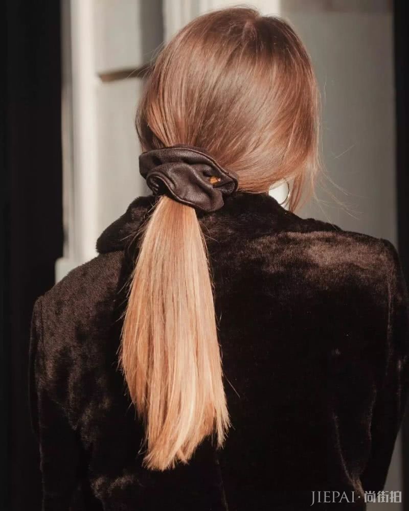 时尚圈太膨胀了吧 小时候1块钱的发圈现在卖到1000 凭什么