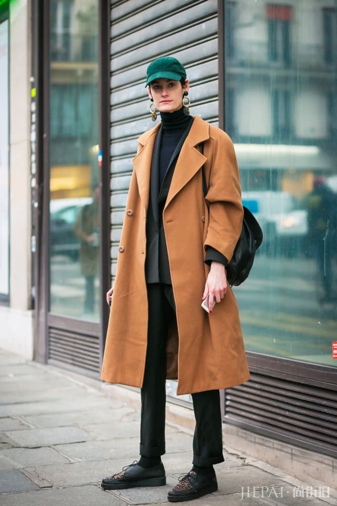 欧美街拍 大衣里穿这三件，怎么搭都好看