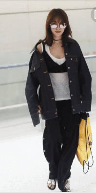 蔡依林扎两小辫清新减龄,穿改良版旗袍韵味十足,一改往日性感风