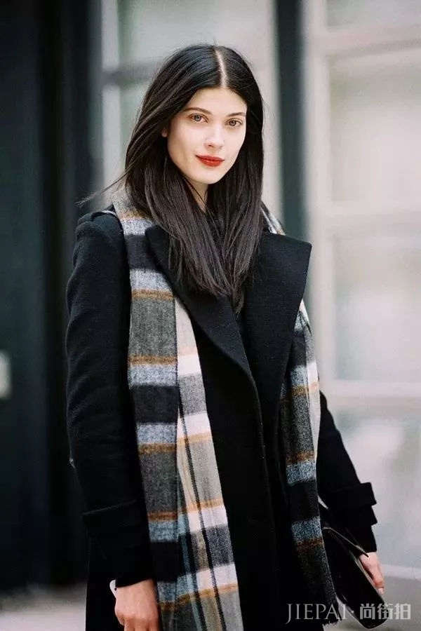 丝巾和围巾的时髦搭法，比买衣服划算多了！