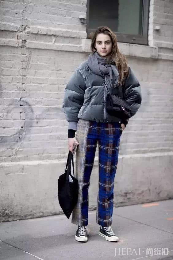 羽绒服搭配阔腿裤 今年冬季最时尚保暖的CP