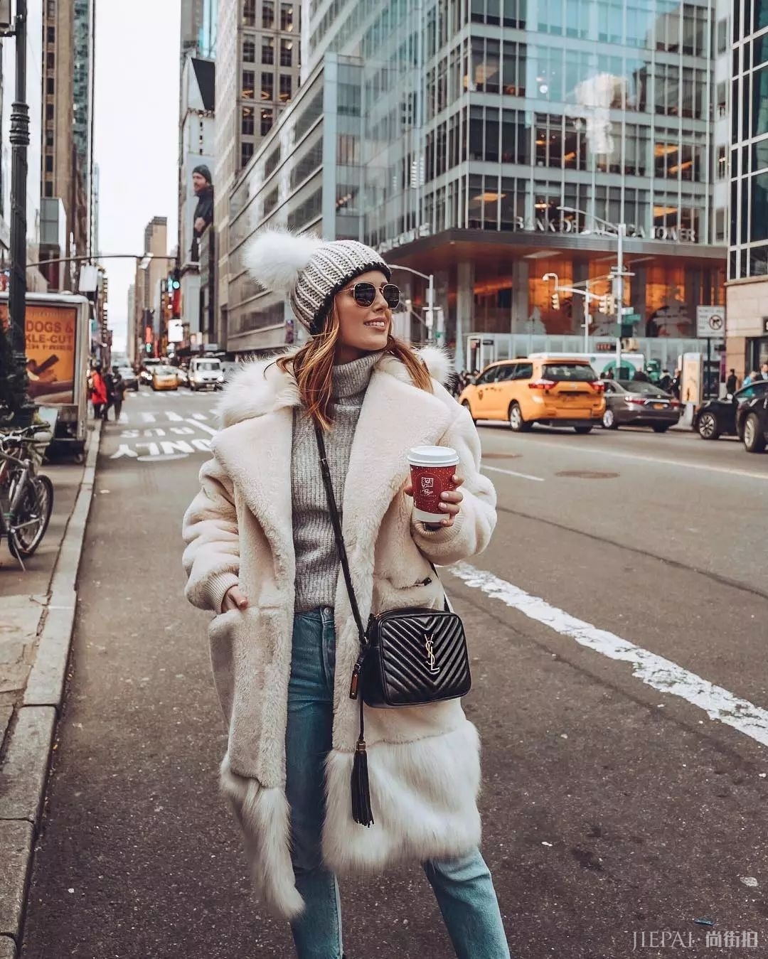 毛线帽+大衣，让你的冬天更暖和