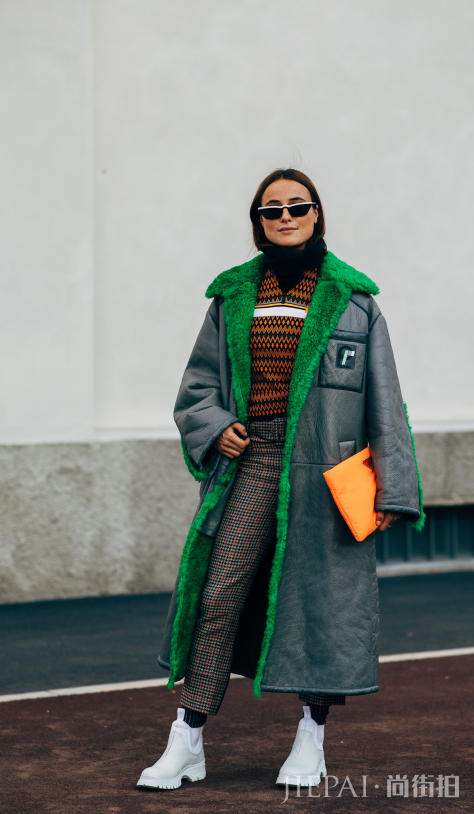 微胖穿什么大衣好?为你介绍优雅大气的衣服勾勒你的好身材