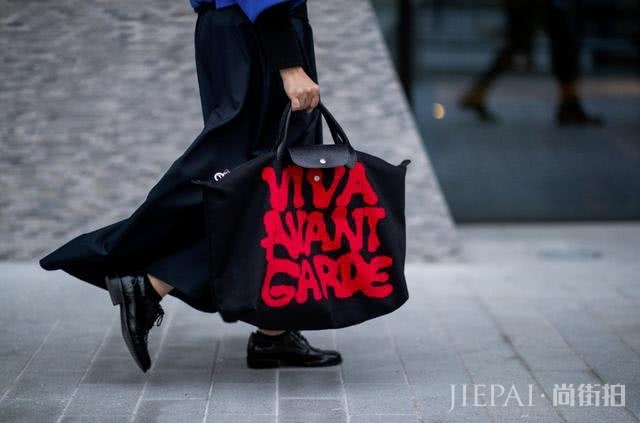 时尚实用耐看,2018年适合职场女性年底犒赏自己的五款包包