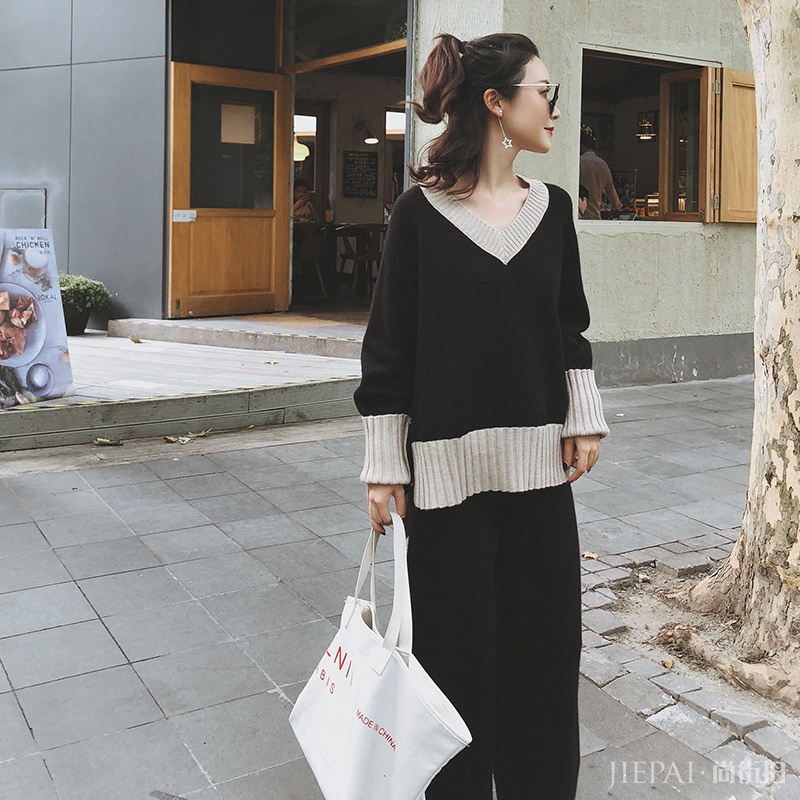 女神套装复古时髦,简单大方的款式