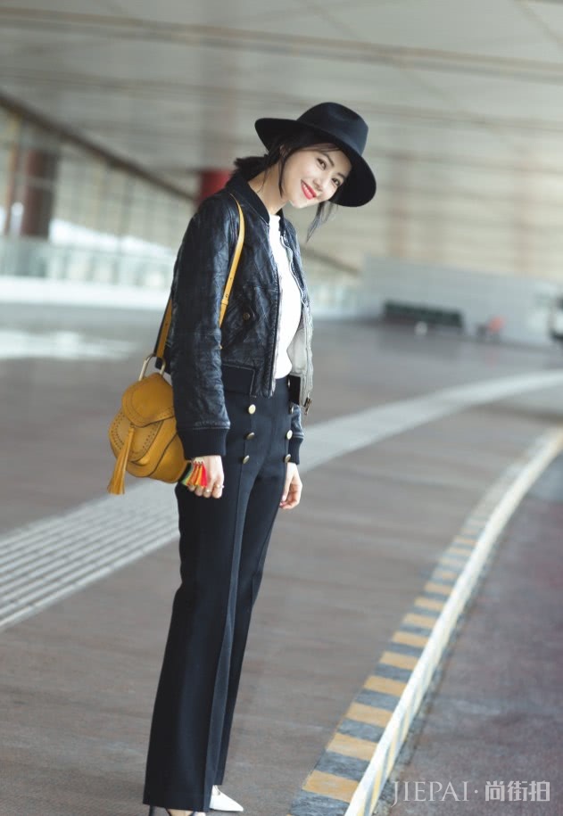 高圆圆hold住蜡笔高跟鞋，年轻不止十岁！