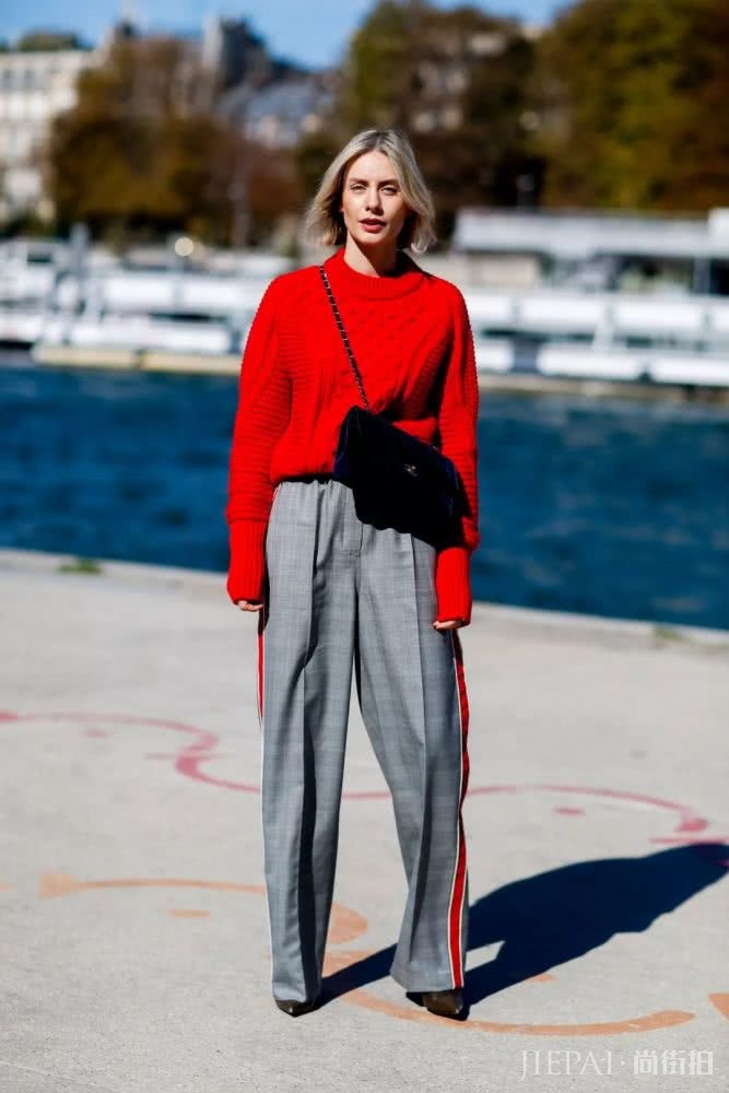 欧美街拍 新年穿红色既能喜庆又很时髦