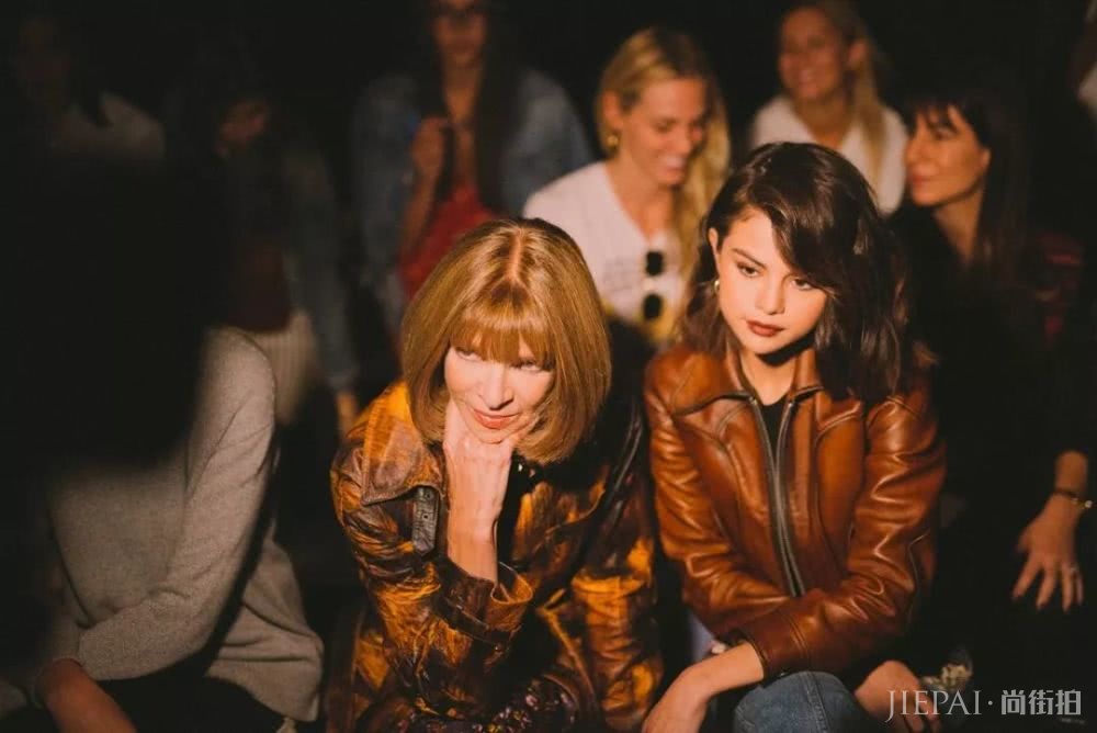 热珊瑚色来临之前,今年冬天是这个颜色的天下