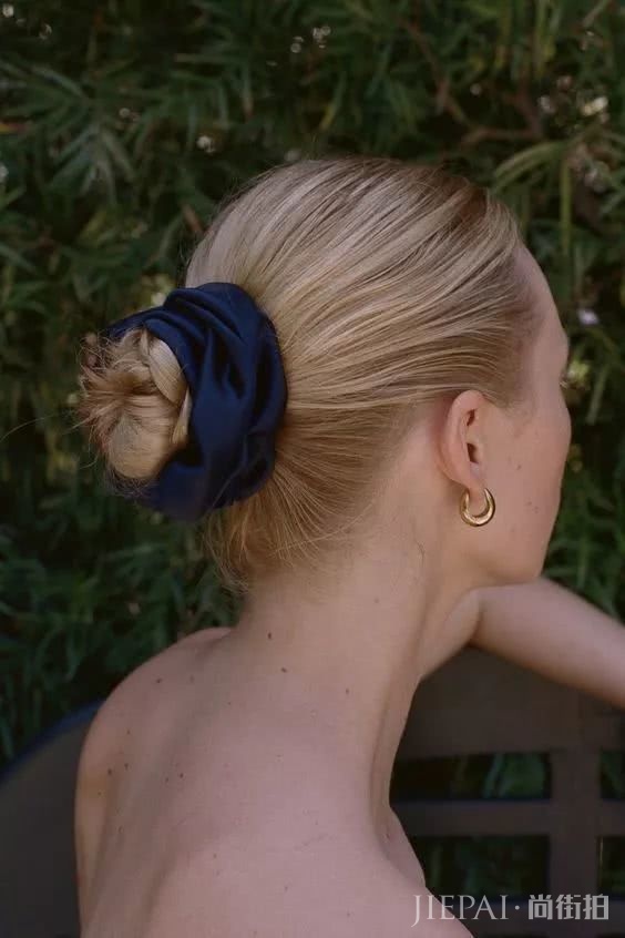 时尚圈太膨胀了吧 小时候1块钱的发圈现在卖到1000 凭什么