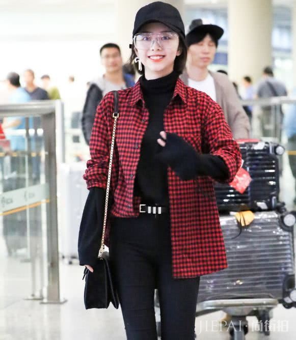 有一种发型叫谭松韵的“妹妹头”，很土但很可爱，村姑要多学学