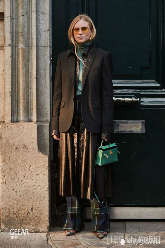 法式风格街拍带给你满满穿搭灵感 这样穿才叫优雅