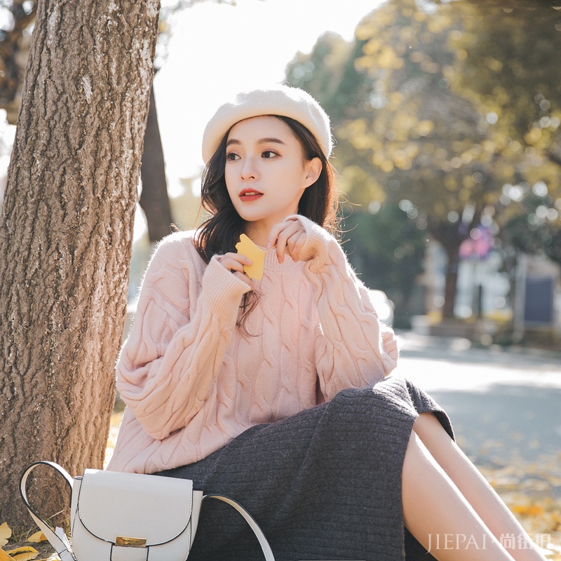 毛衣裙+短皮靴，美到心醉