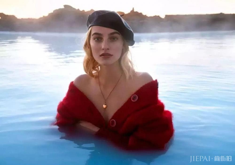 堪比瘦脸神器的V领毛衣，分分钟穿出你的天鹅颈