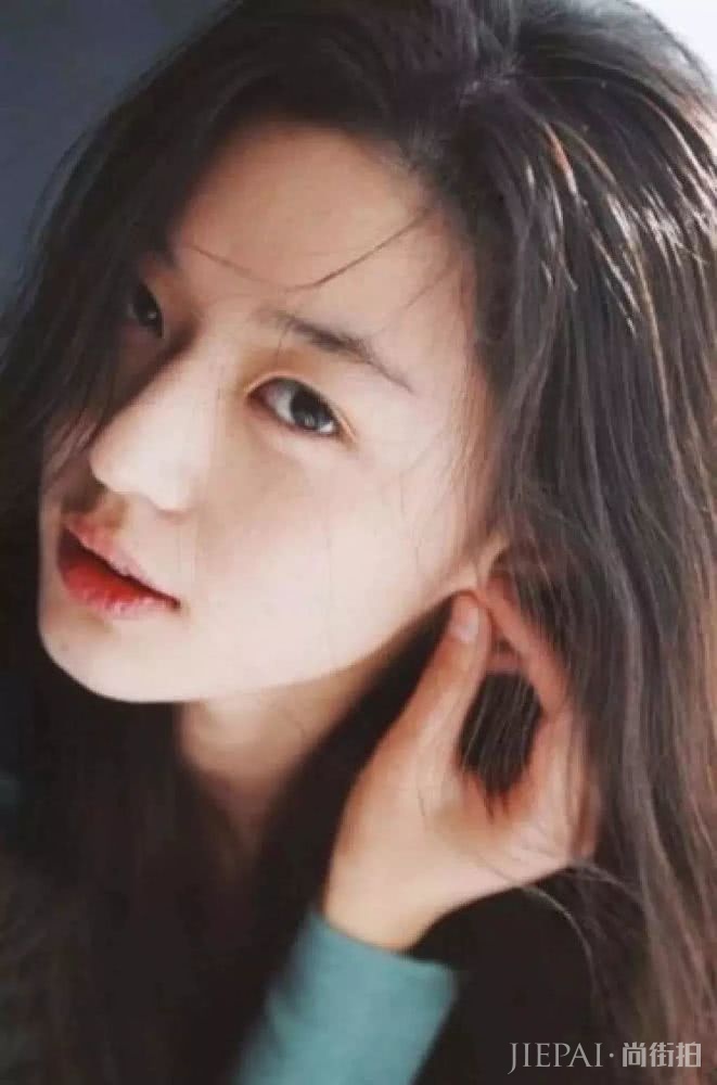 完美节日妆容靠的不是粉底,而是它