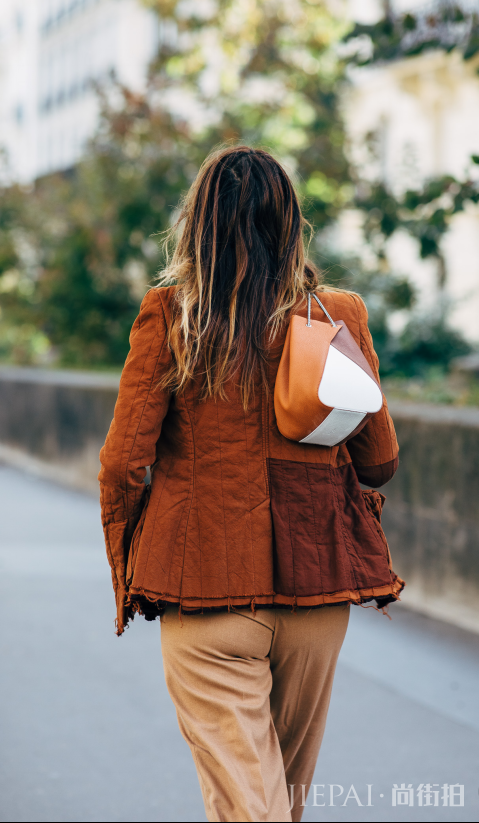 短款大衣怎么搭配 收腰拉长腿做精致小女人