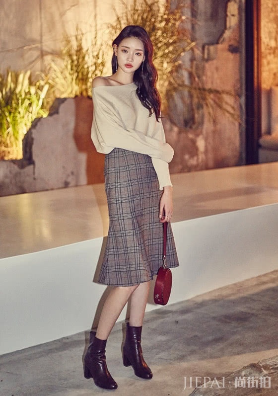 毛衣遇上裙子,优雅又甜美