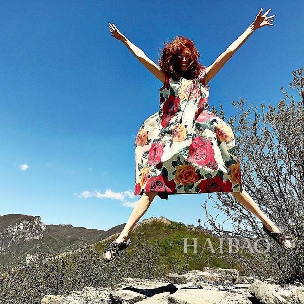 时尚编辑泰勒·托马西 (Taylor Tomasi) 精彩街拍集锦：最会“作妖”的女人，再浮夸的风格也能不抓马！