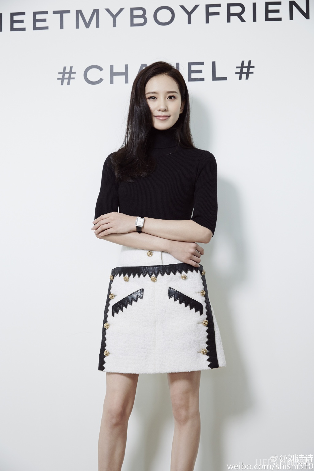 刘诗诗穿“乞丐服”配阔腿裤秀长腿，时尚减龄！