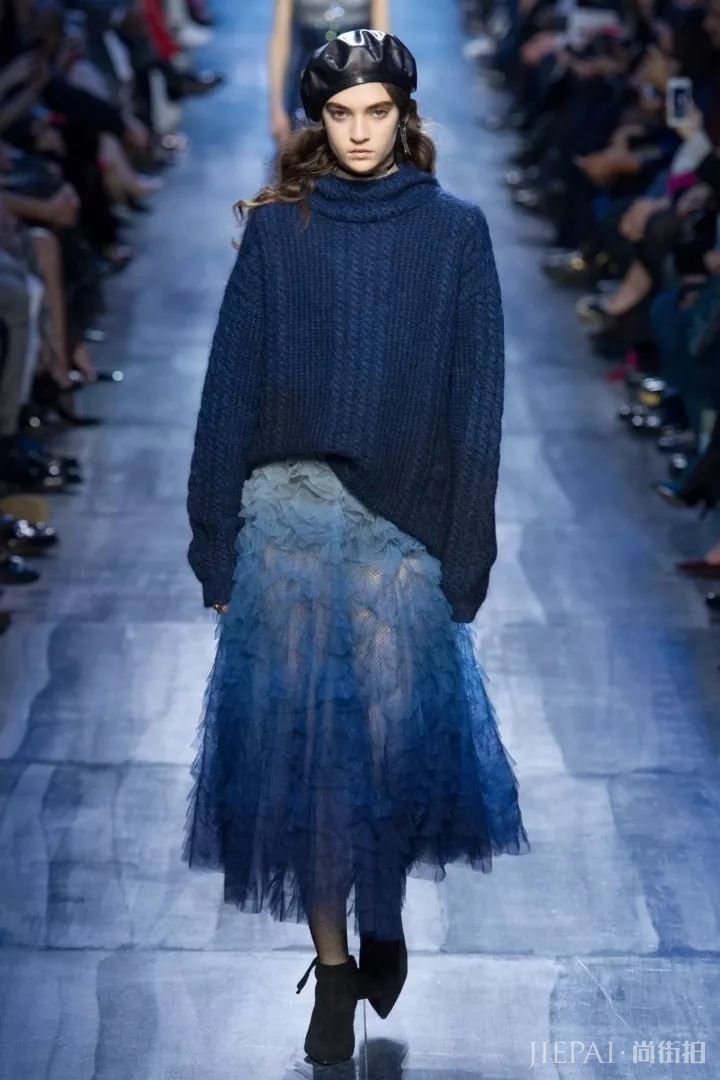 有了时尚温暖的毛衣，冬天也能任性穿裙子！