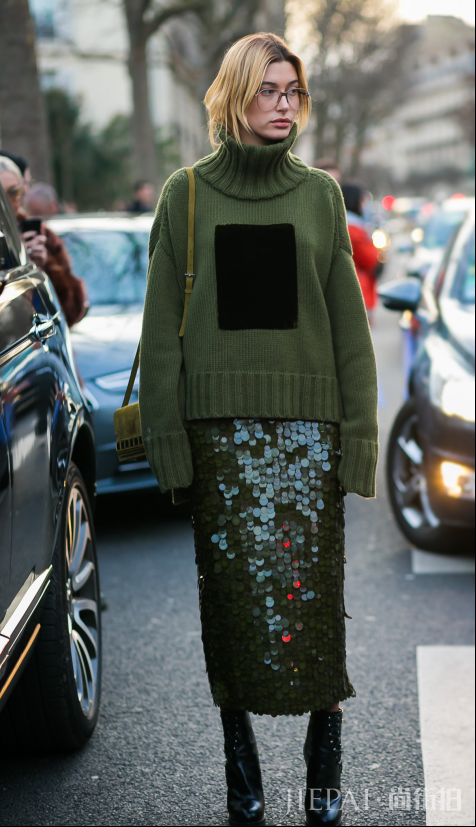 针织衫配什么裙子 亮色甜美优雅就要随心所欲