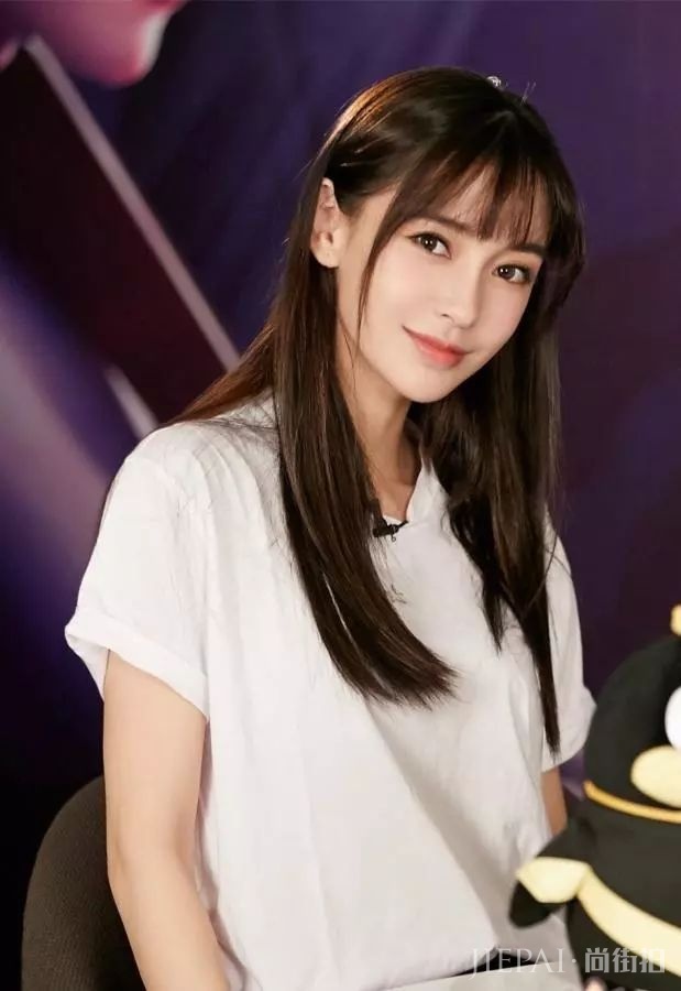 杨颖印花毛衣+双马尾清新减龄,好可爱