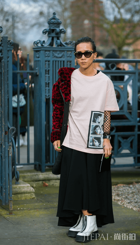 半身长裙配什么鞋子?个性混搭风用脚走出来