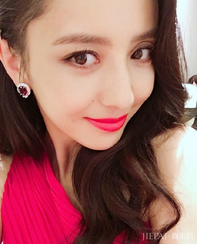 佟丽娅:除了爱情,更要爱自己!