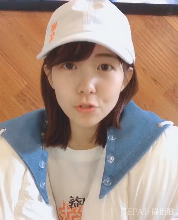 赖美云齐肩短发清新又可爱,显小好多岁!