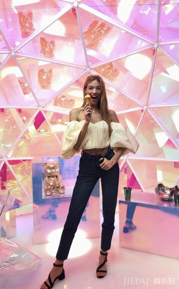 6个最火的拍照姿势，不修图也有大长腿！