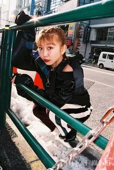 这位日本小姐姐的搭配细致的无以复加!2019年整年的搭配都可以和她学习!