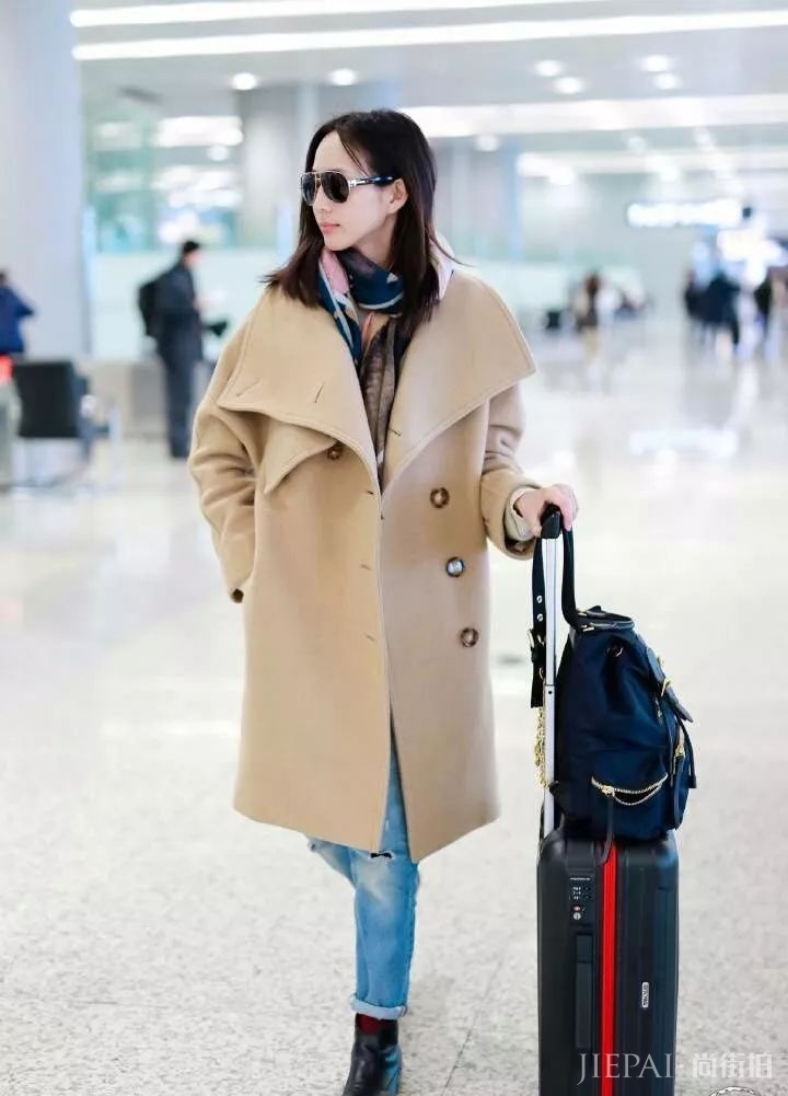 张钧甯这裤子都洗到发白了,居然还在穿!